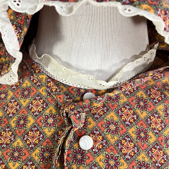 Vintage Handmade Prairie Dress with Matching Bonnet - Picture 5 of 12